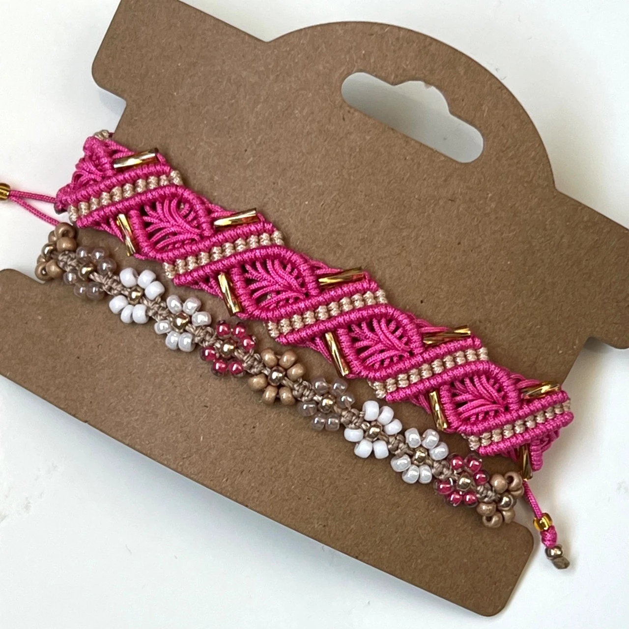Macramé armbanden roze-beige